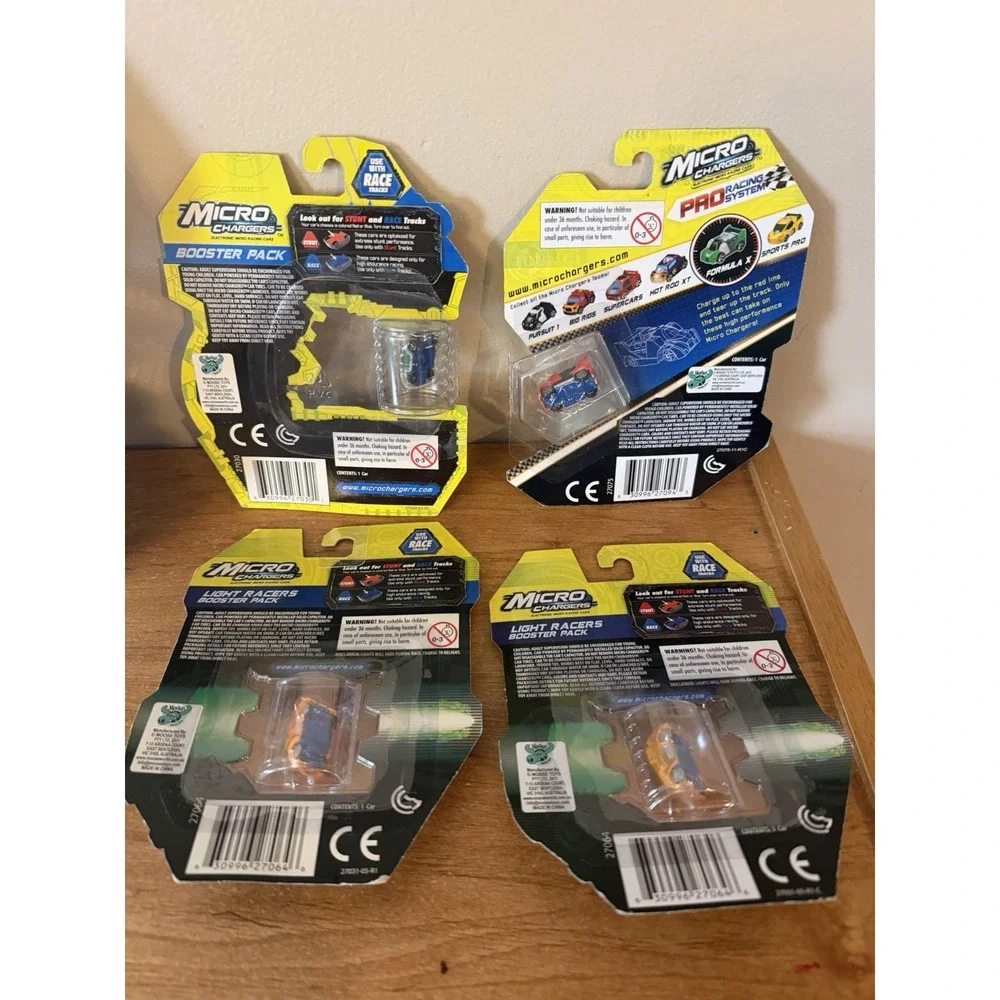 MICRO CHARGERS PRO RACING SYSTEM LAUNCHER PACK with 8 Micro Racing Cars